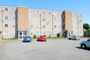 Wentworth Apartment with 2 bedrooms, Superfast Wi-Fi and private parking, Sittingbourne